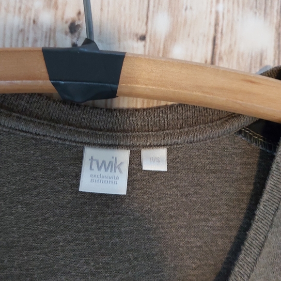 Twik tunic kaki green with pleather shoulder detail - Picture 2 of 5